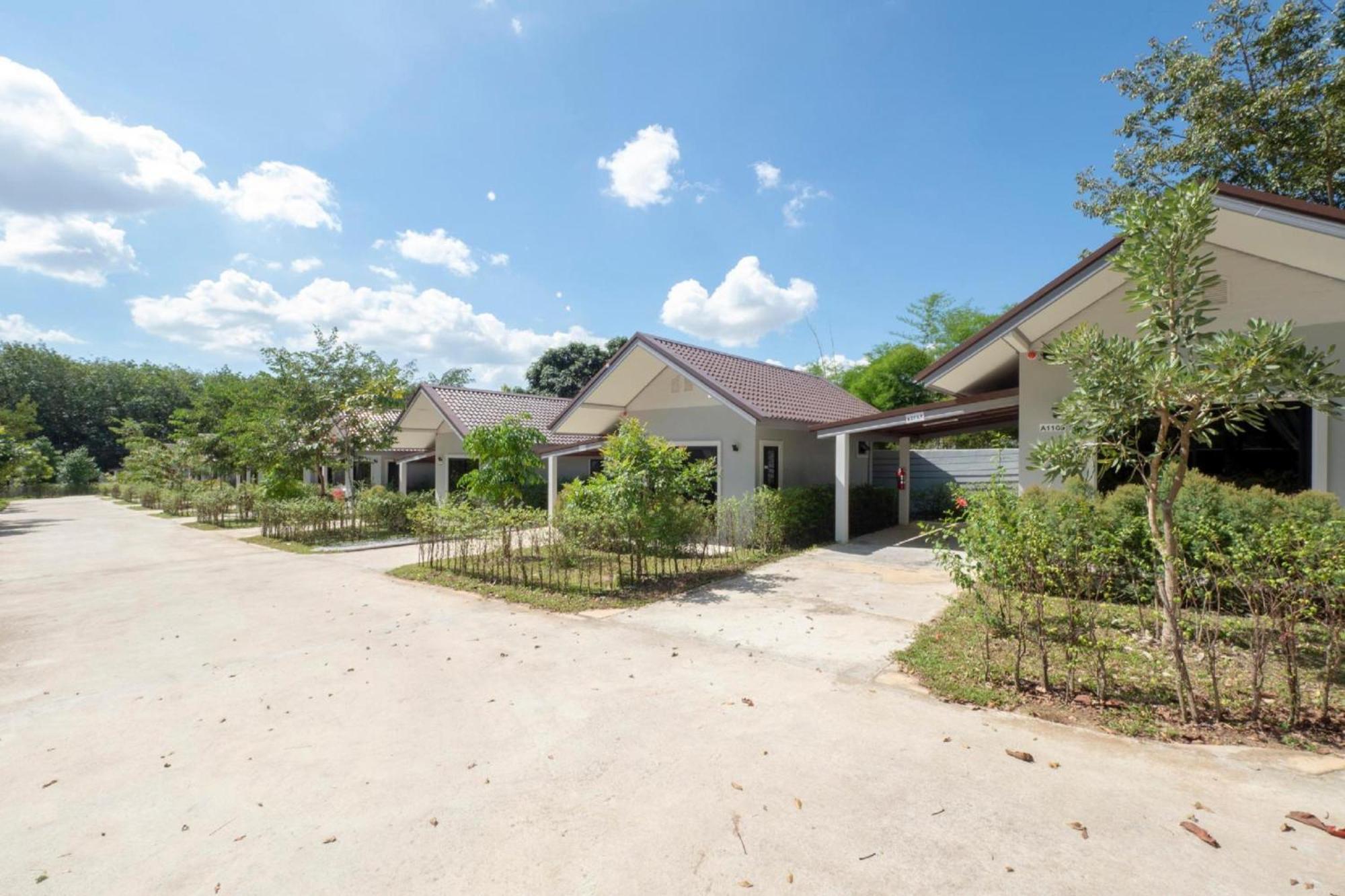 Capital O 75378 Thawapee Resort Rayong Exterior photo